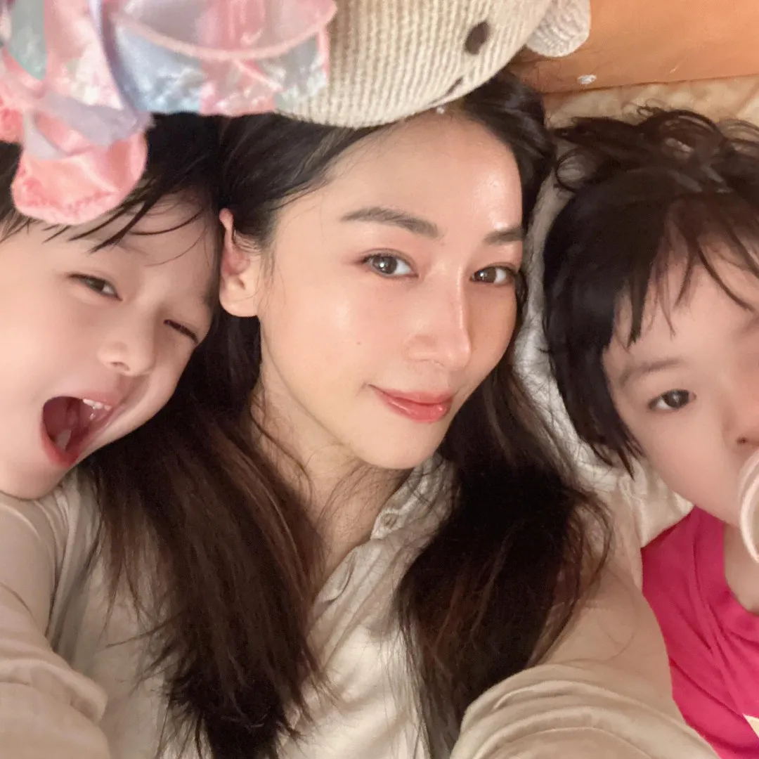 JJ賈曉晨兩女兒五官極精緻似足洋娃娃！ 由細靚到大獲盛讚：星二代中數一數二！