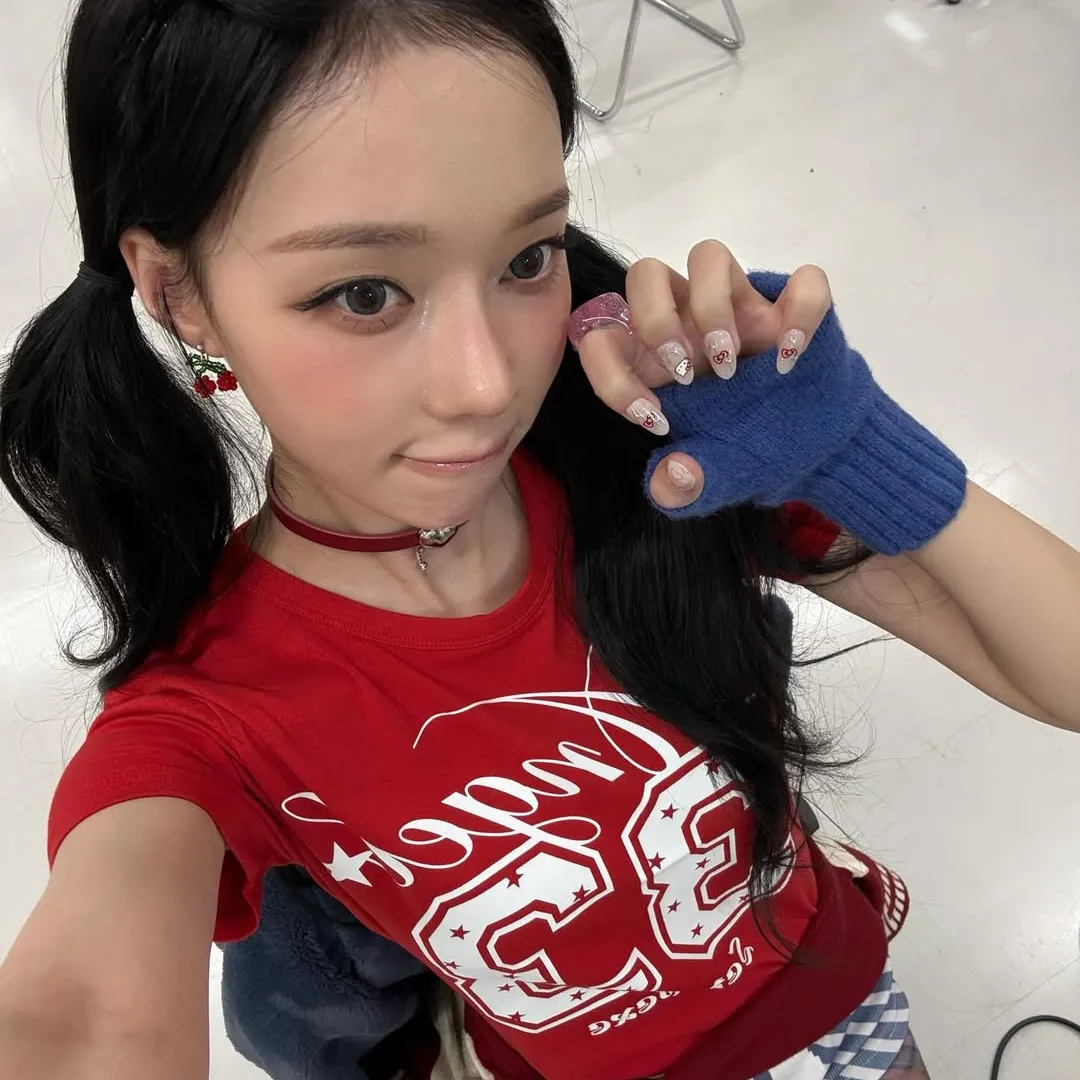 aespa成員Winter夏威夷大解放著露背裝！瘦到背脊骨現形！皮包骨身材惹擔憂！