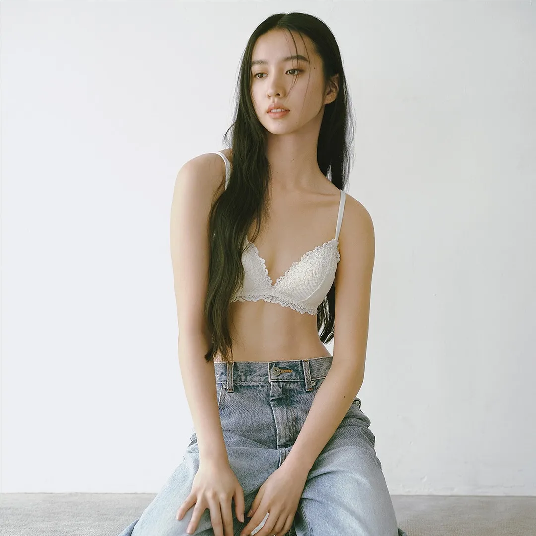 木村光希薄紗透黑Bra事業線若隱若現！23歲拍內衣廣告挑戰入行以來最性感一次！