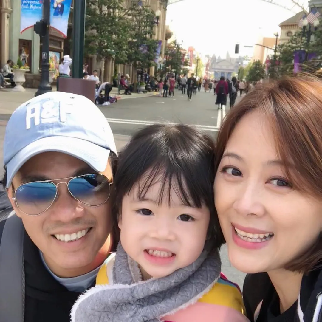 姚樂怡10歲囡囡近照眉清目秀氣質驚人！暴風成長蛻變成美少女！