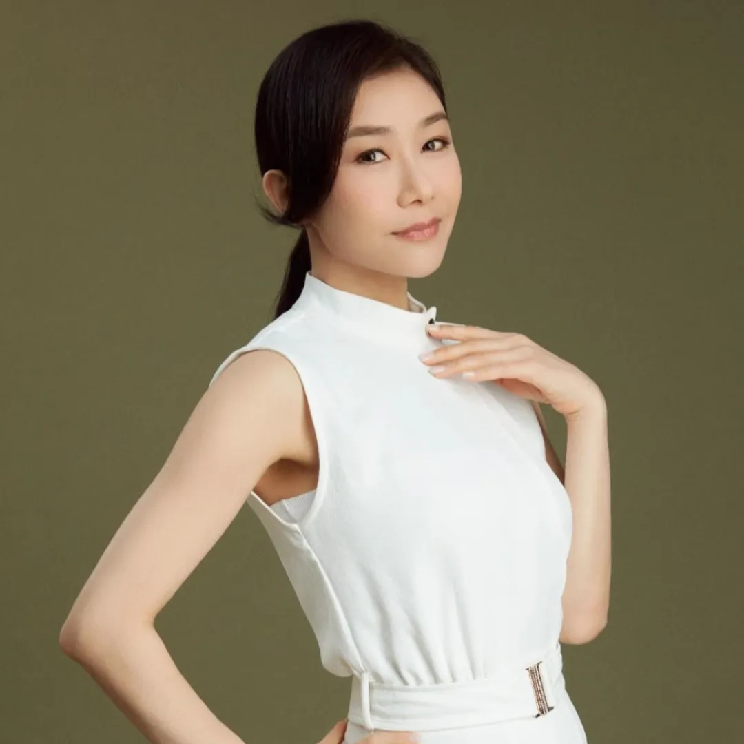  90年代性感女星張慧儀轉行驚喜宣布新身份？！突獲家鄉委任做「官」事業反彈！