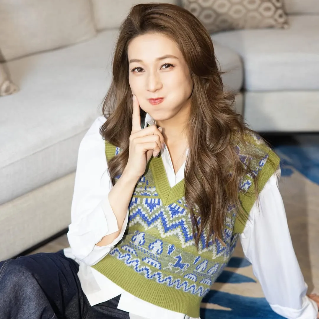 鍾嘉欣激罕放閃恩愛慶祝結婚10周年！超sweet深情告白擊退婚變傳聞！