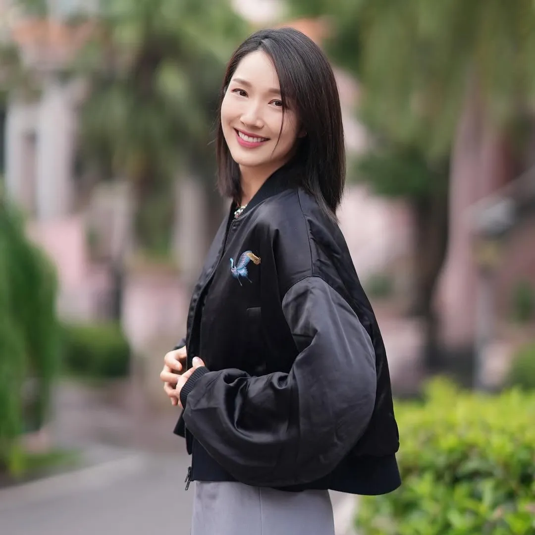 李亞男極罕母女同框化身古裝美人！凍齡媽媽氣質出眾獲讚似港姐向海嵐！