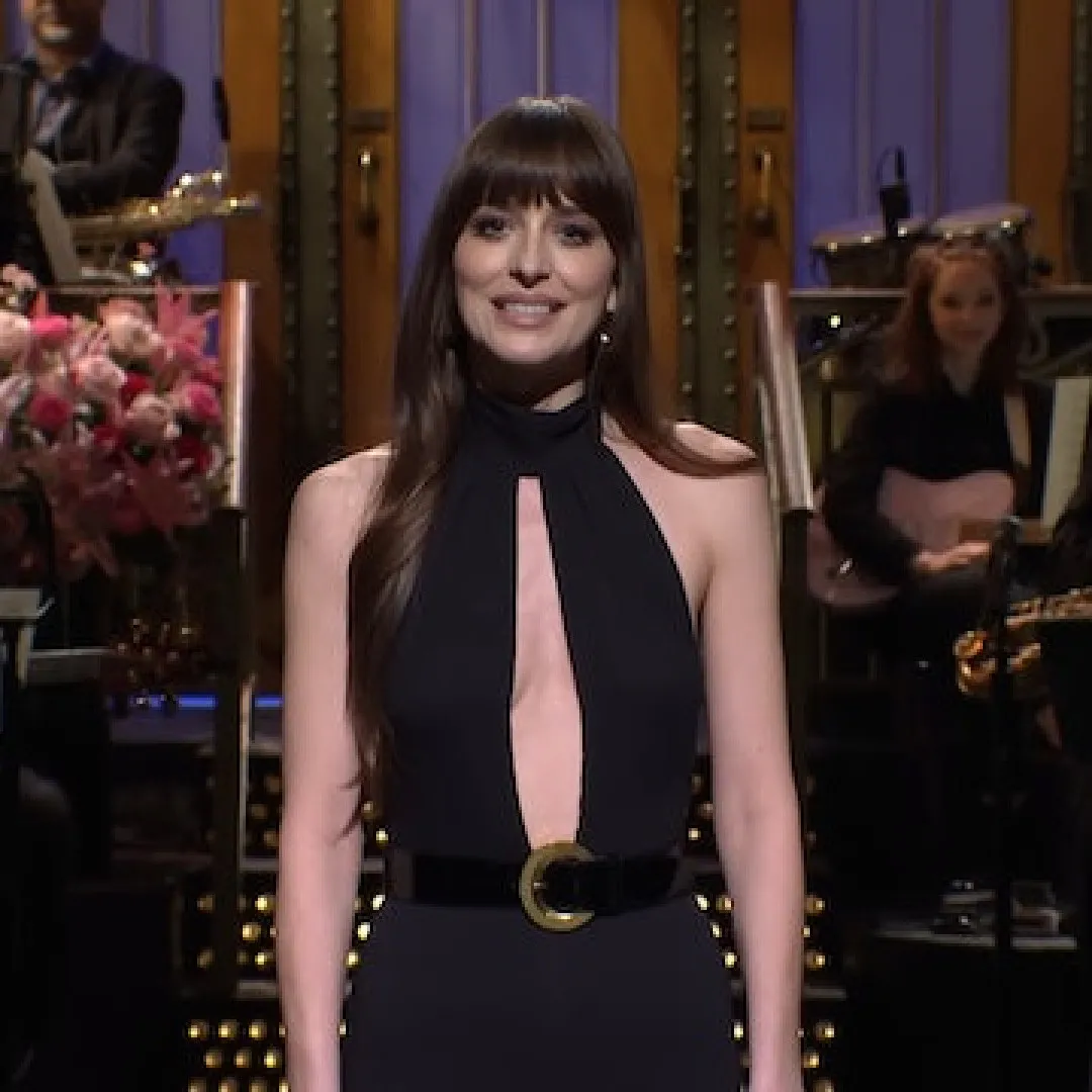 「最美星二代」Dakota  Johnson拍超性感內衣廣告大騷身材！ 無上衣出演僅一物遮胸大膽演繹震撼網民！