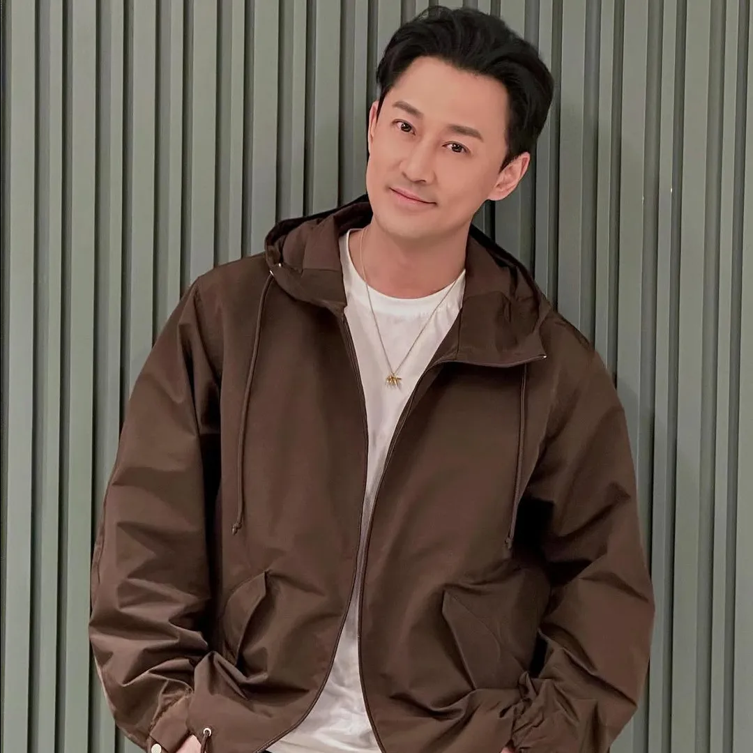 林峯中學舊照流出堪稱「校草級神顏」！昔日威水史曝光驚揭「歌王」身份！