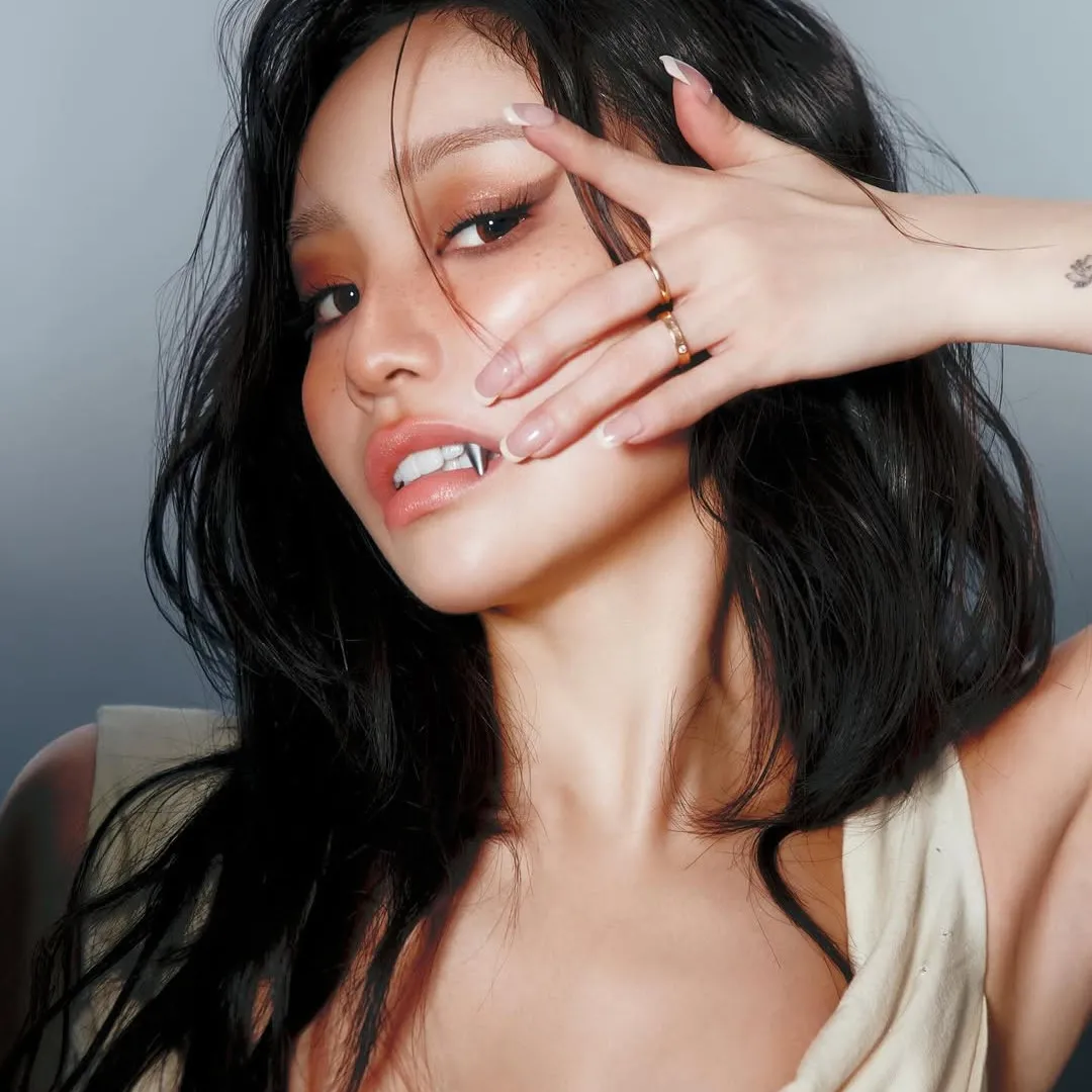 陳芳語疑真空上陣側乳若隱若現！胸前僅3幼帶作固定再戰尺度極限！