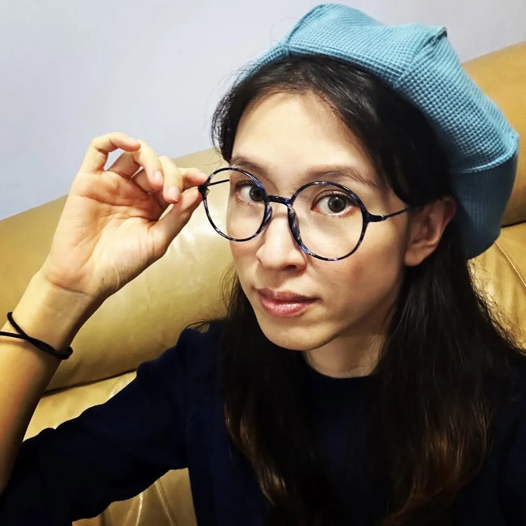 「御用丫鬟」陳思齊剪短髮急速衰老撞樣81歲馮素波！網民狠批：行為舉止都似師奶！