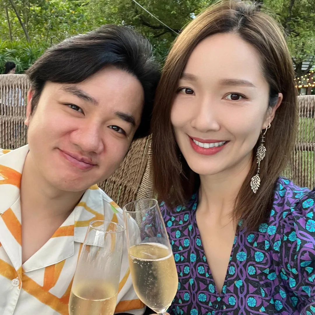 王祖藍花式放閃跳起咀老婆sweet到爆！李亞男食榴槤整蠱極爆笑！