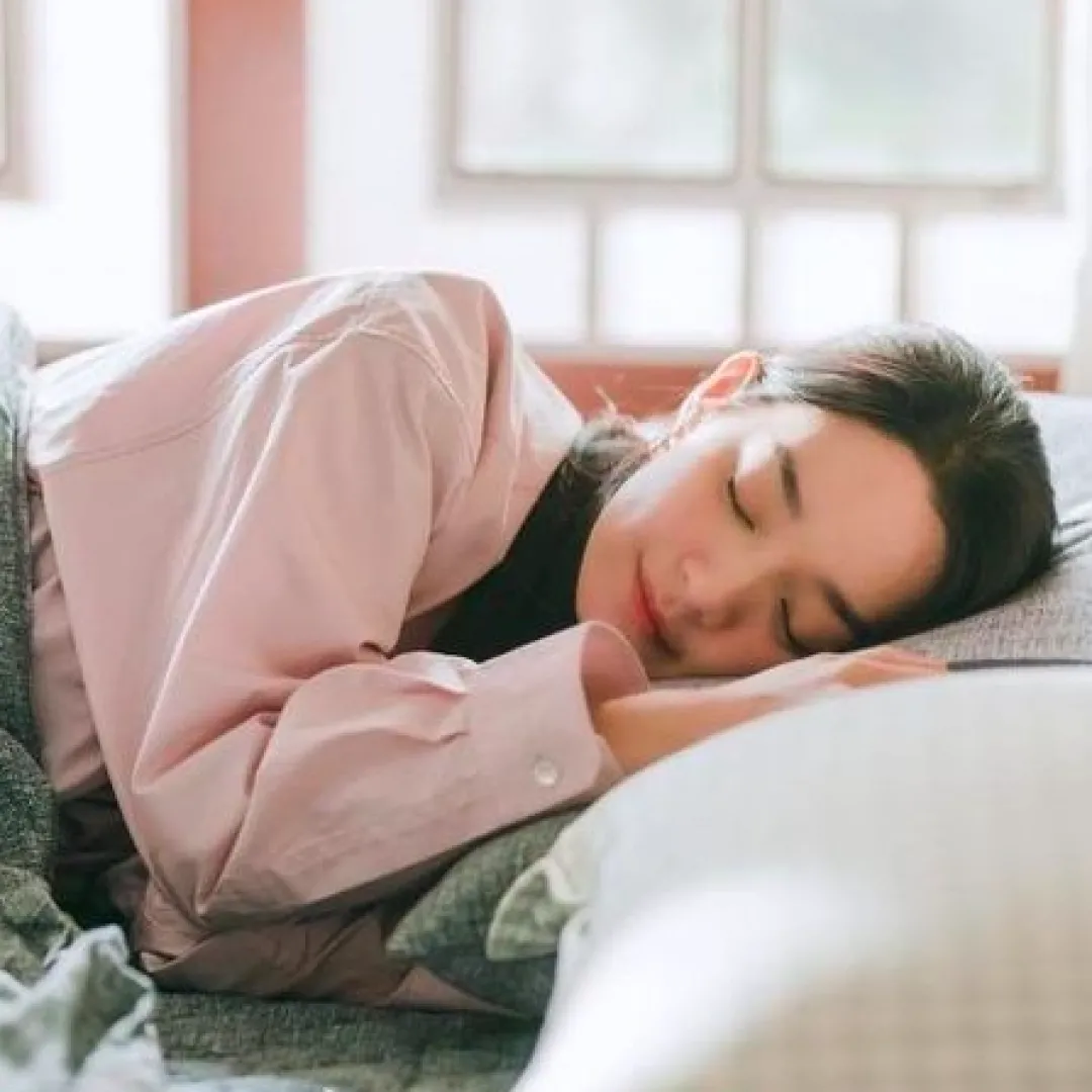 醫生揭一睡覺習慣會致肥！女性增糖尿肥胖風險！長肉5KG機率高達17%！