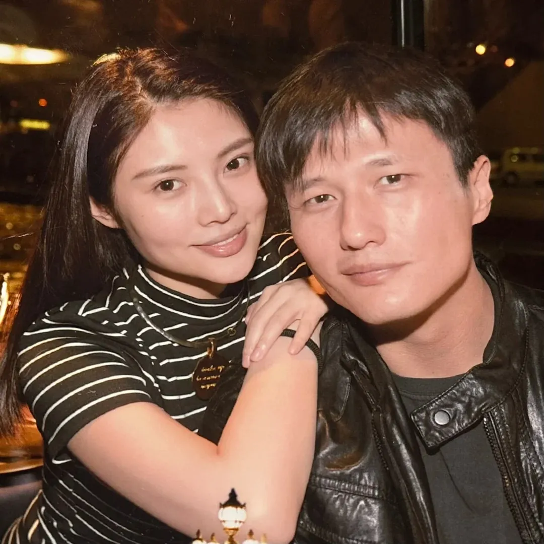 尹子維徐冬冬宣佈低調完婚公開絕美婚照！霸氣承諾連搞兩場婚禮宴請粉絲！