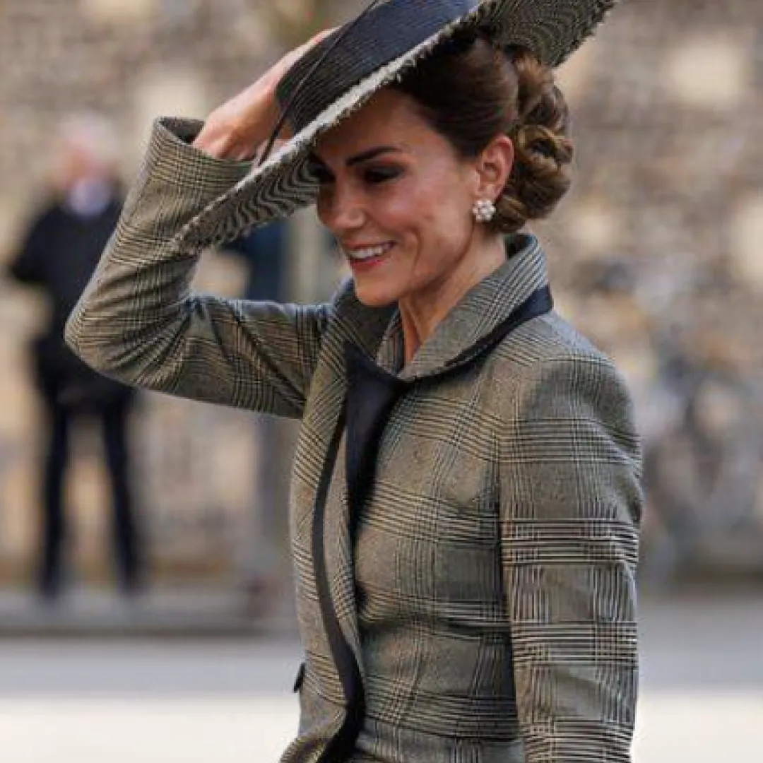 凱特王妃大膽穿戴安娜「禁忌」品牌！威廉王子一舉動疑打破不和傳聞！曾與繼母關係緊張甚至刻意疏離？！