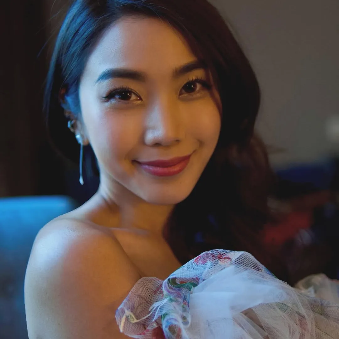 姜麗文火辣泳照騷玲瓏浮凸好身材！40歲狀態fit過少女驚為天人！