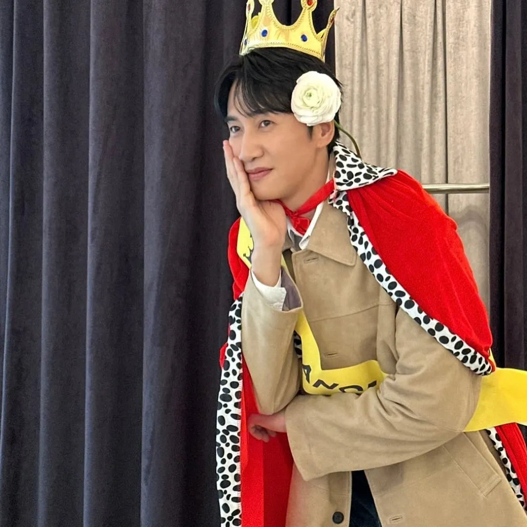 李光洙與女友李先彬街頭約會被捕獲！交往9年老夫老妻相處模式意外閃盲網民！