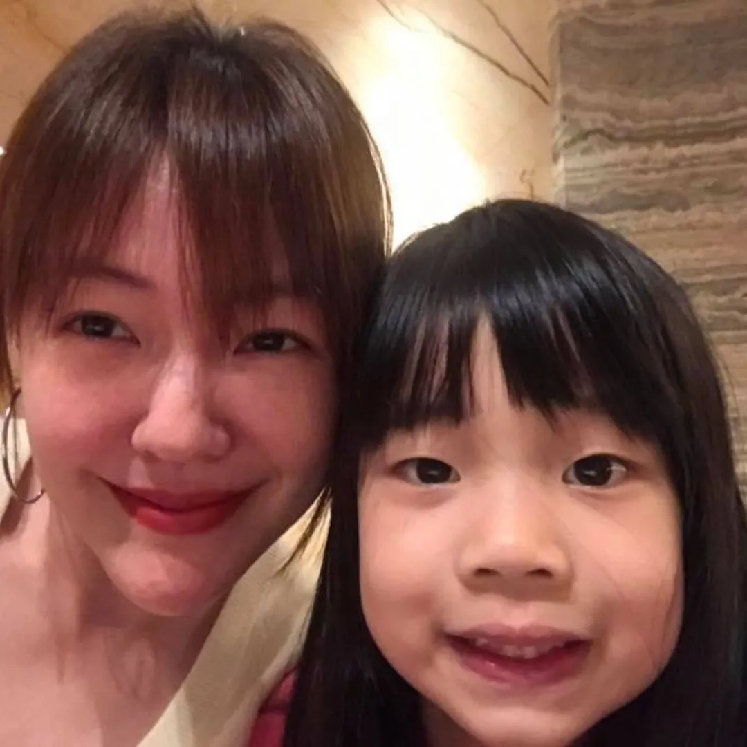 小S兩愛女被批「不讀書只想嫁豪門」！14歲細女一句話霸氣KO網民！