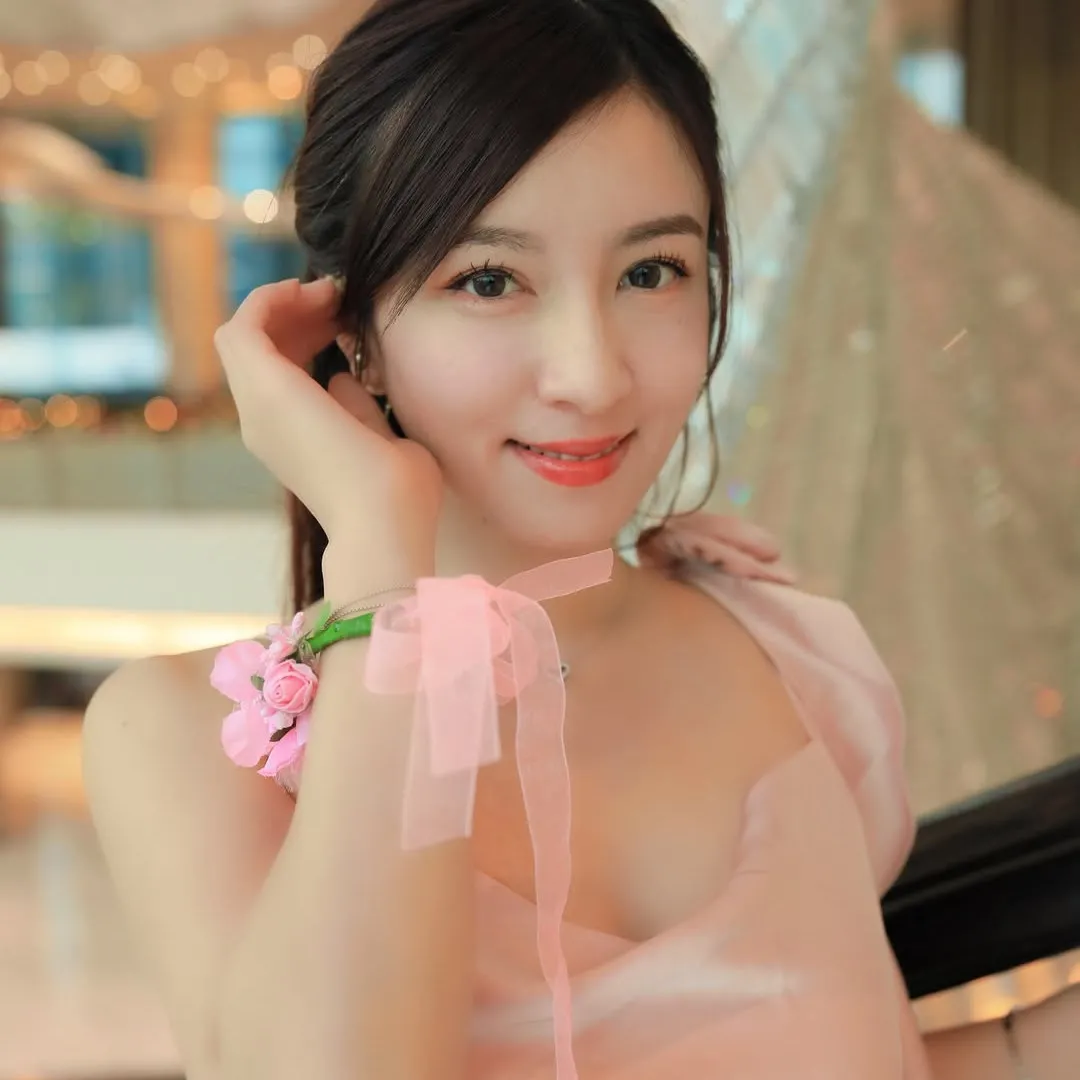 陳嘉倩晒貼身裙照驚見肚凸凸！婚後一年火速造人成功？本尊6字現身回應！