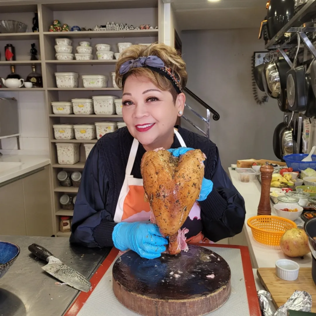 肥媽3,600呎奢華複式豪宅內部大公開！特大廚櫃背後竟藏甜蜜感人故事！