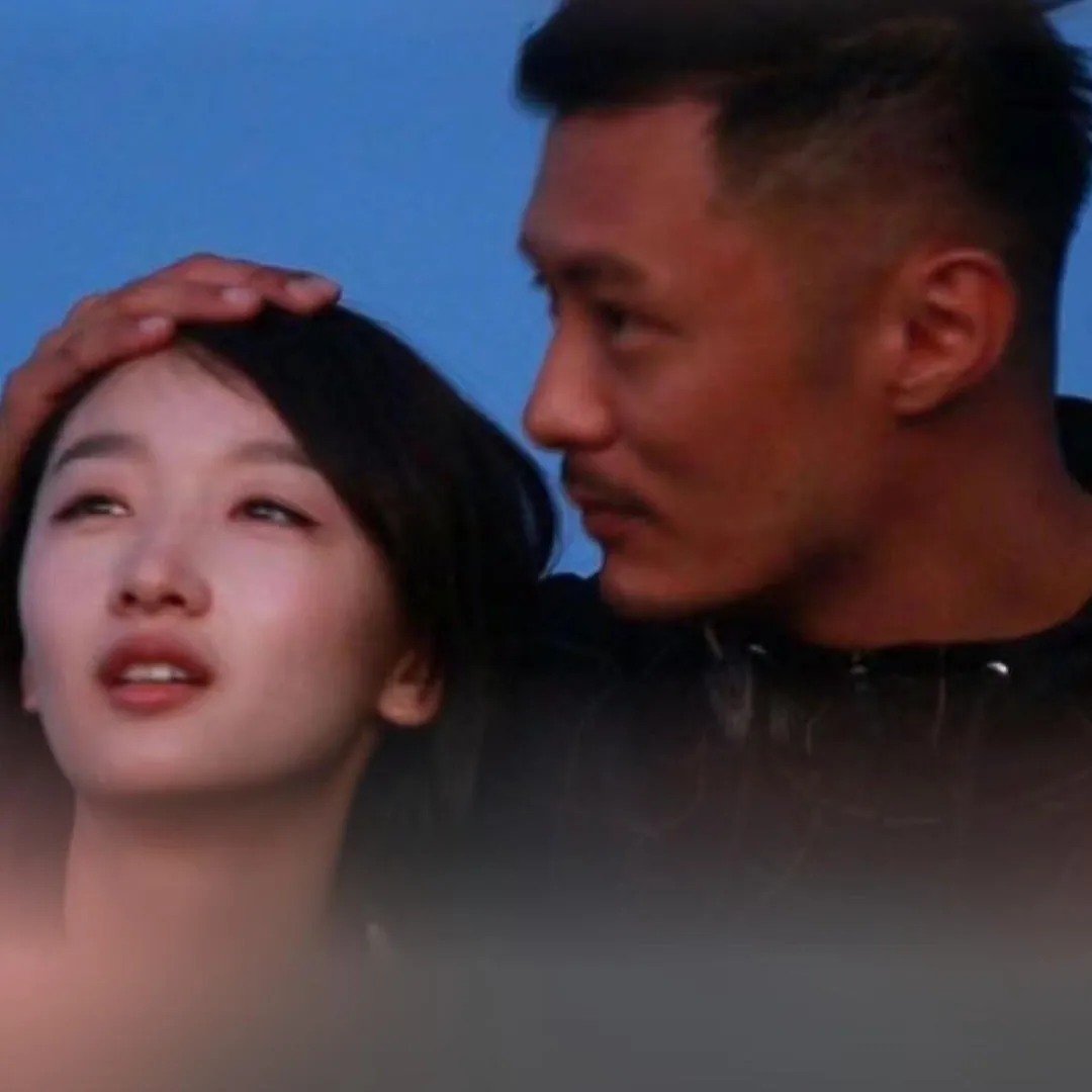 周冬雨激罕剖白與余文樂拍戀綜「戲假情真」！親揭無劇本！一句「非常走心」惹熱議！