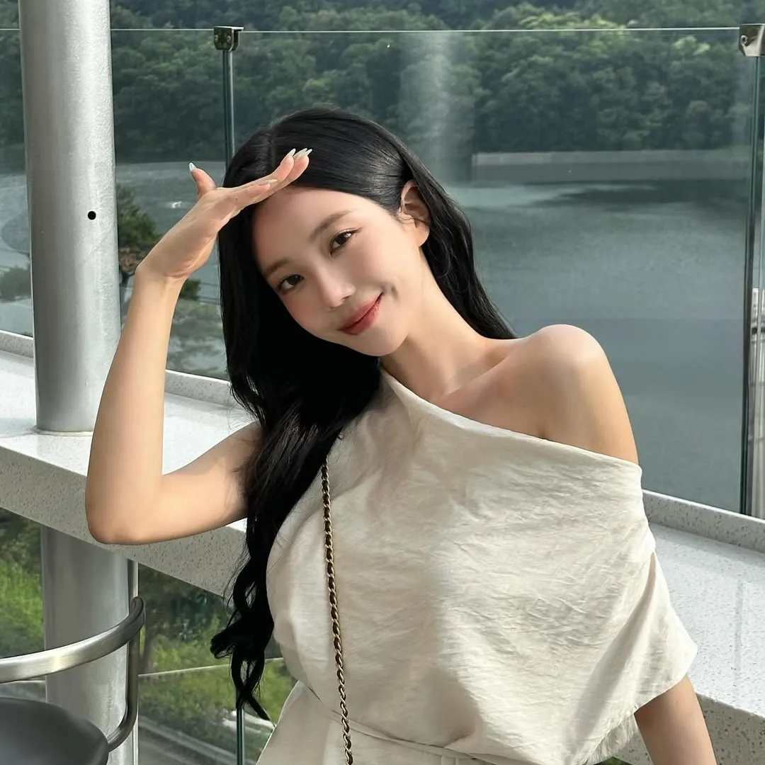 《單身即地獄 3》尹廈情宣佈今年10月結婚！捧粉紅花束告白遇見真命天子！