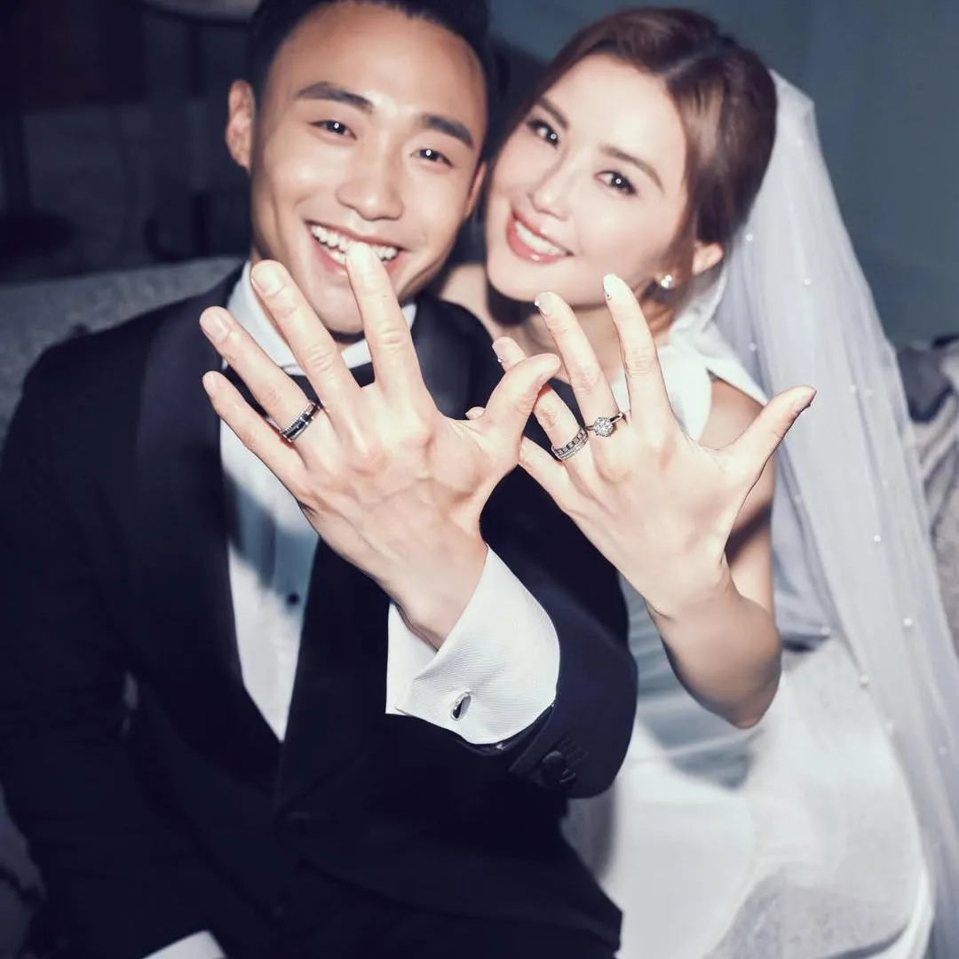 阿Sa宣佈結婚晒超誇張巨型婚戒！逾6位數＋雙層鑲鑽極盡奢華！