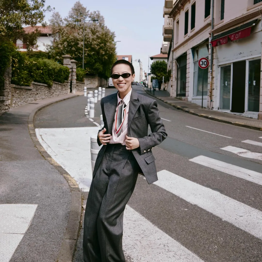 56歲天后愛女竇靖童罕剃出道以來最短髮！疑與緋聞密友用餐感情生活再成焦點