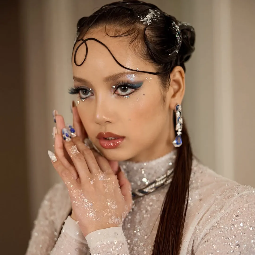 Lisa驚傳與LV三公子3年情玩完？與外籍男模臉貼臉親密照流出疑另結新歡！
