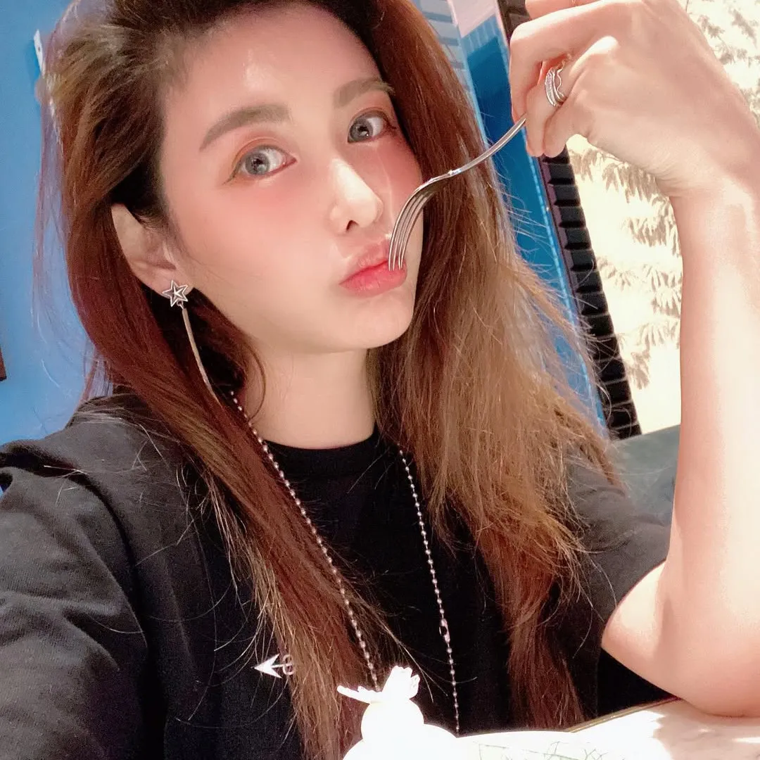 42歲簡愷樂雙喜臨門宣佈陀雙胞胎！晒超聲波照報喜榮升3孩之母！