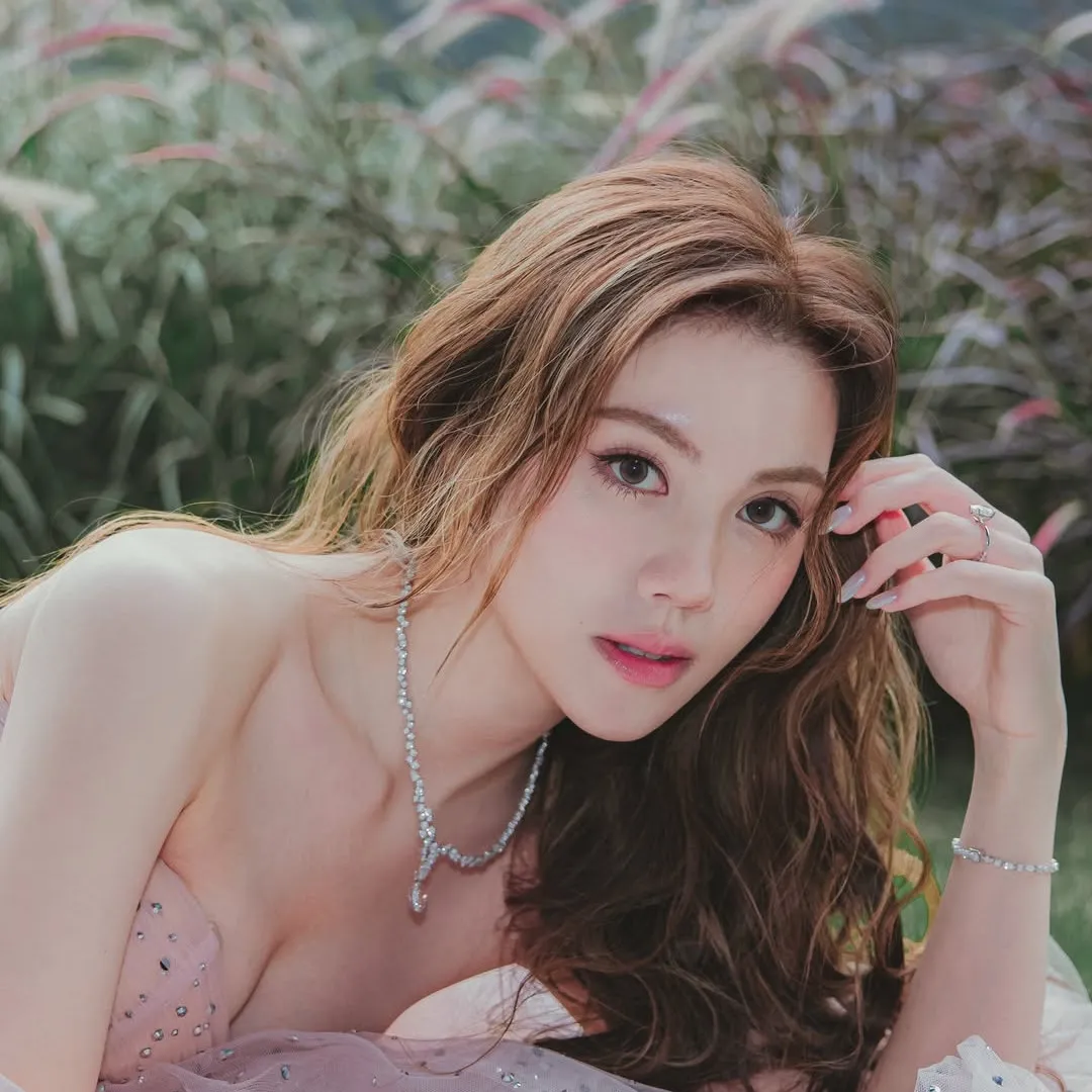 宋宛穎與雙胞胎妹妹一同慶生！絕密童年照曝光！完美演繹「由細靚到大」！