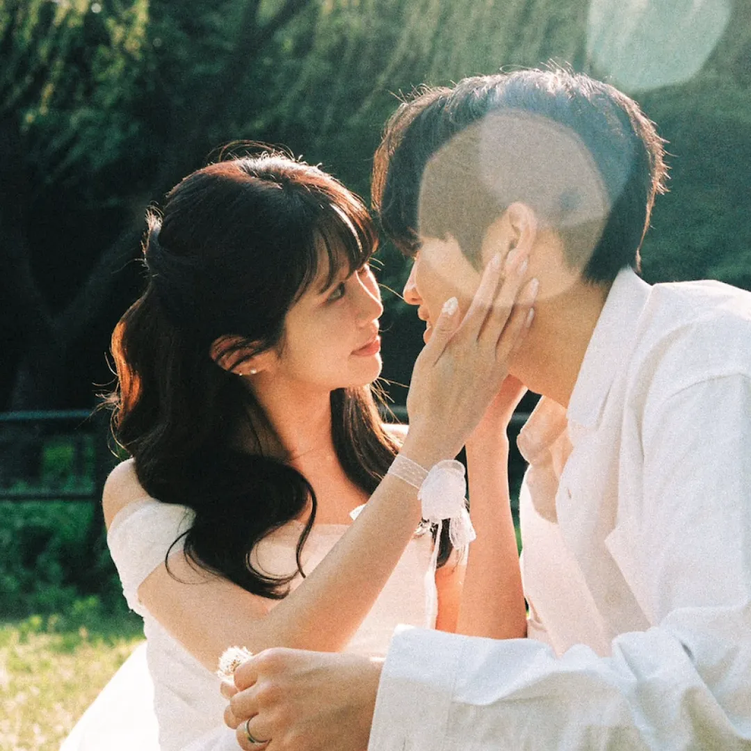 韓國歌手Taewoo曬婚照宣佈娶女星Eun Navi！寫歌送未婚妻！甜蜜告白：獻給我唯一的她！