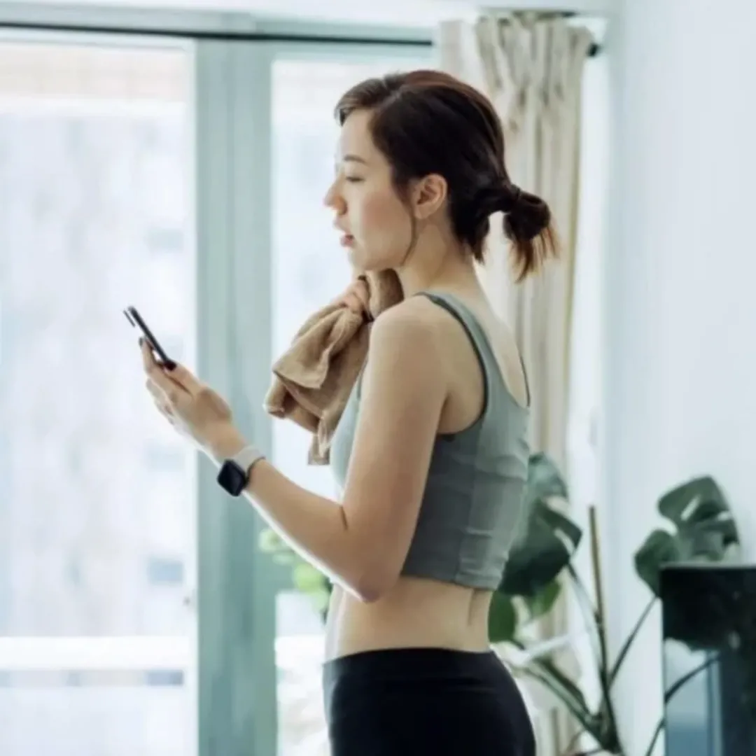 著貼身運動衫做gym＝爆痘元兇？！美國皮膚科醫生教你預防與改善方法！