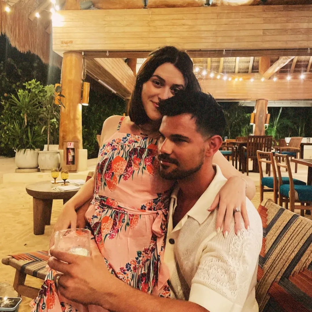 Taylor Lautner貼B女照宣佈做爸爸 ！揭囡囡名字背後玄機！網民：取名都充滿愛！