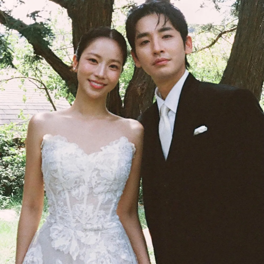 宋智浩、金素利公開婚照宣佈結束多年愛情長跑！感性發文：遇到一個讓生活變得美好的人！