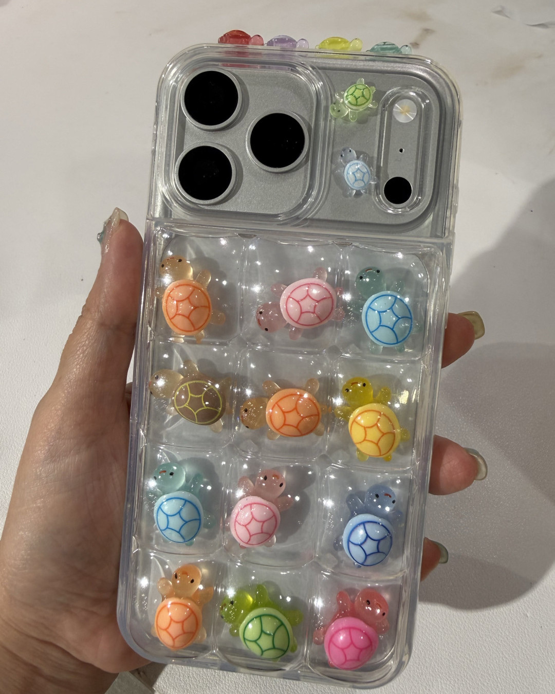 LOG-ON推韓星同款$1幸運小烏龜！買伊勢小姐$10換購1包10隻/買2件再送大烏龜（附指定分店）