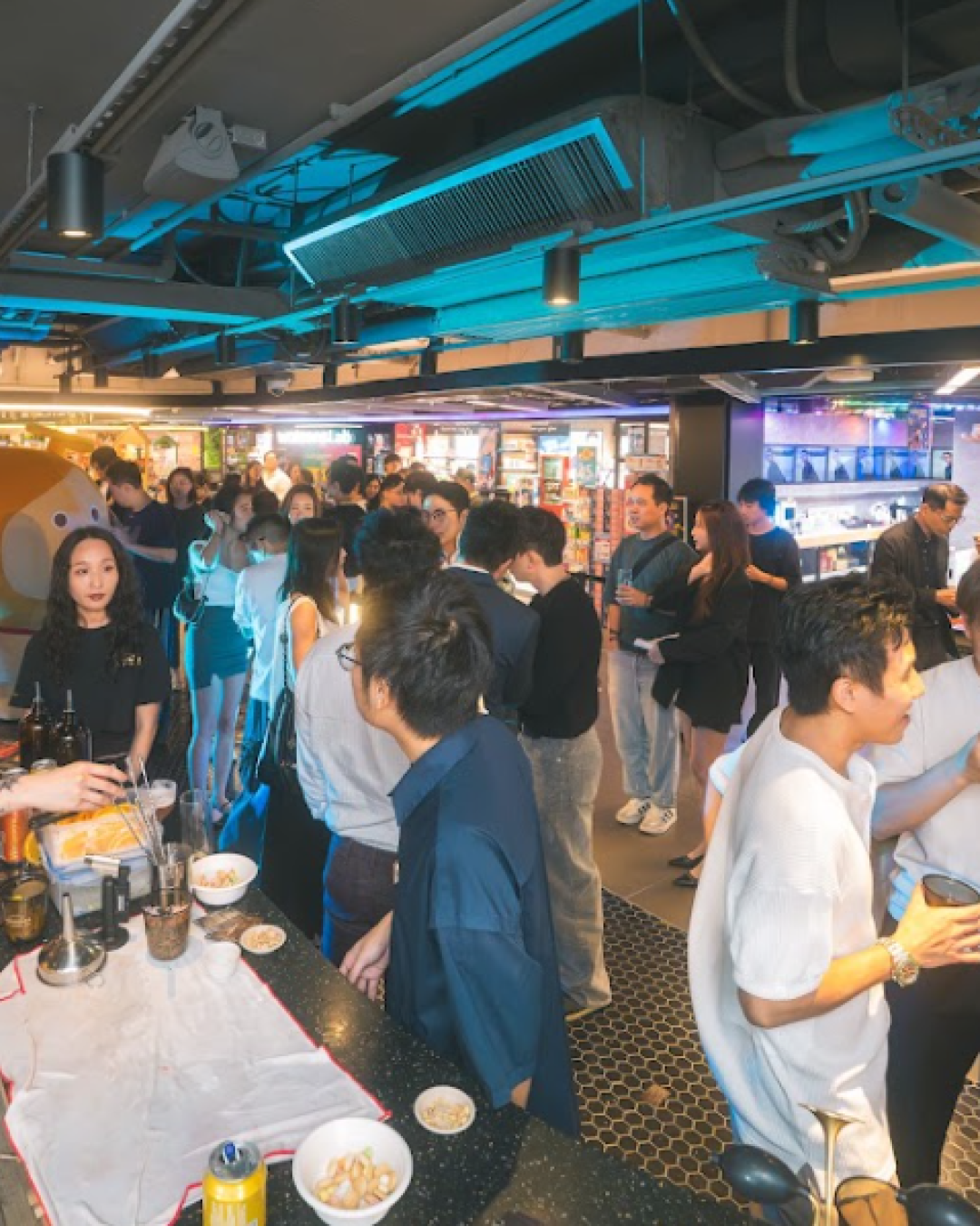 屈臣氏酒窖中環Bar 0001升級！免費派干邑雪糕／限量百子櫃酒禮盒
