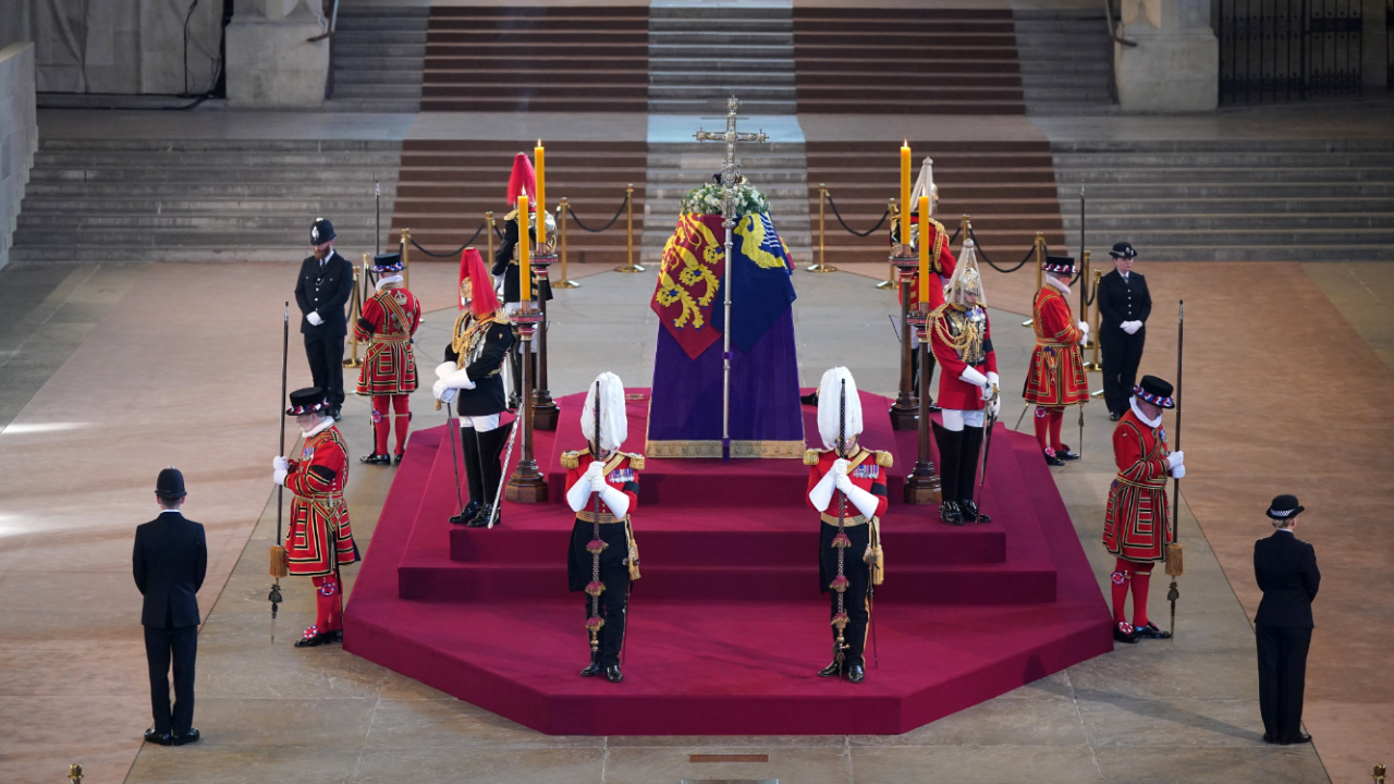 英女王國葬於本港時間6時舉行 2大渠道收看國葬儀式直播