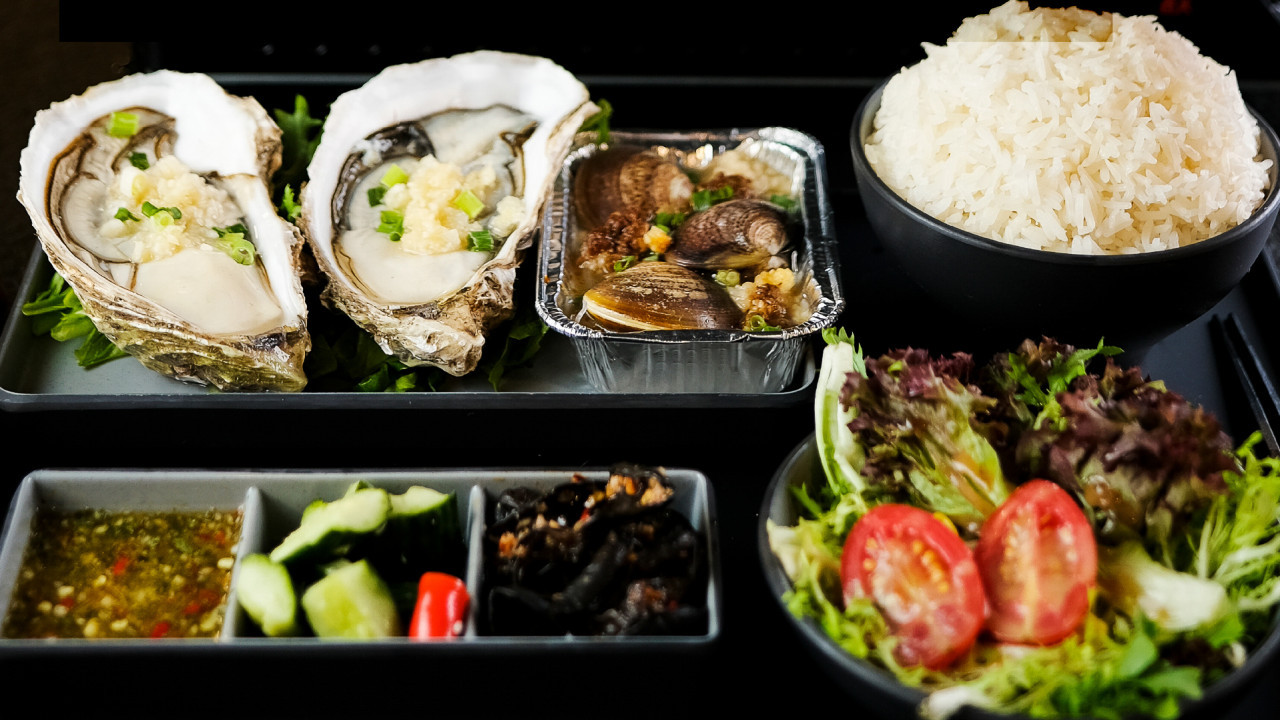 銅鑼灣美食｜銅鑼灣「大欖串燒」推出午市一人份燒烤套餐！安格斯牛小排／燒廣島蠔／磯燒鮑魚／蒜燒花甲粉絲