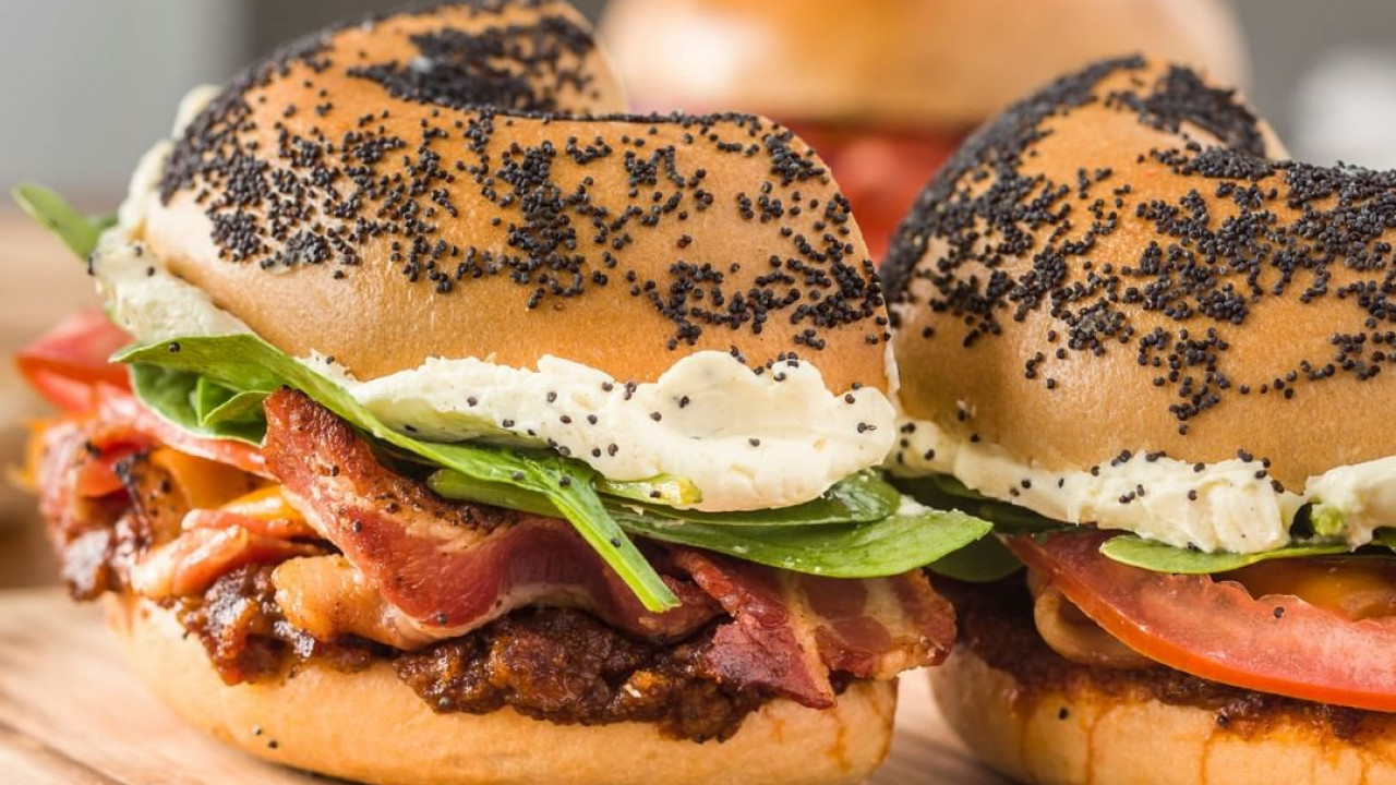 中環美食｜中環美式Bagel三文治店「R&R Bagels」楓糖煙肉煎蛋／草莓蜜糖忌廉芝士／英式早餐Bagel！