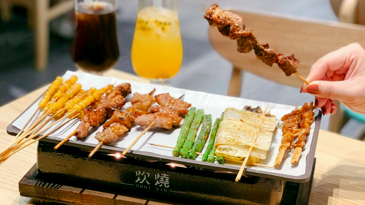 銅鑼灣露營風抵食串燒人龍店　超過50款選擇！蒜蓉燒生蠔／燒豬頸肉／花甲粉絲