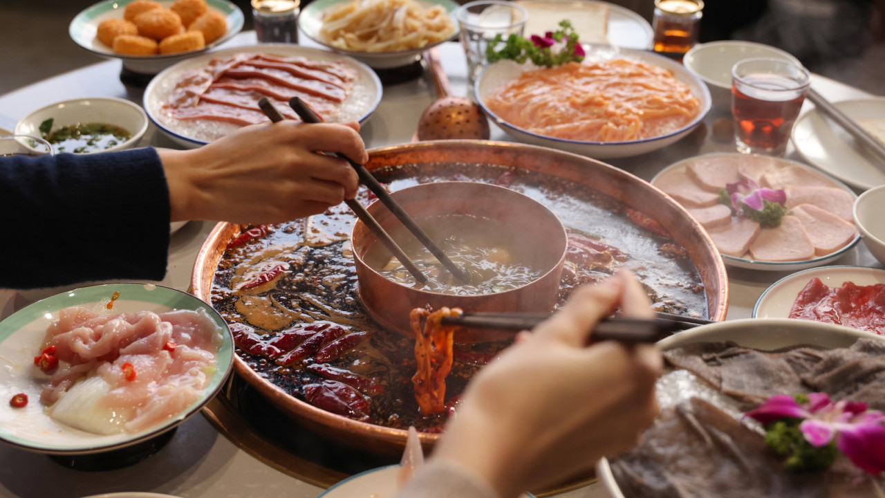 食麻辣火鍋後感牙痛 一狀況或惡化成牙齦炎