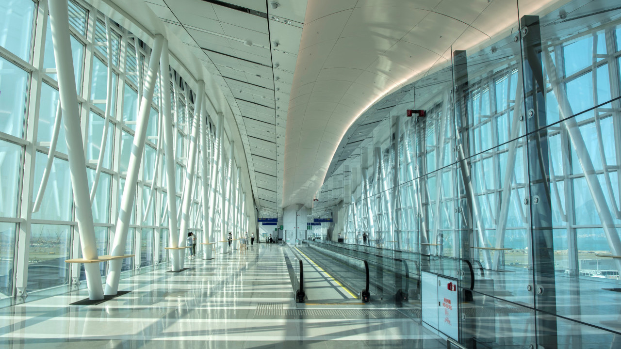 香港國際機場增2大新設施 落地玻璃天際走廊/8分鐘直達T1衛星客運廊