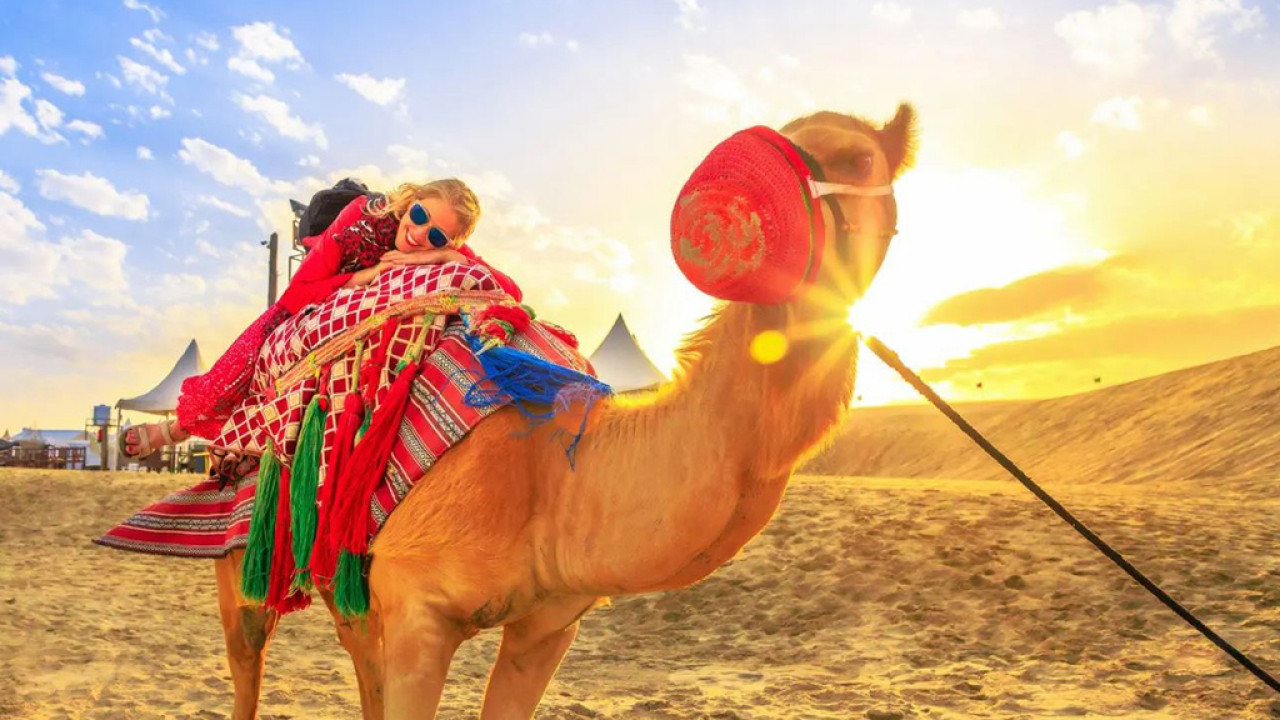 世界盃2022 | 卡塔爾首都多哈周邊景點推介 一日遊行程！沙漠衝沙/參觀內海/騎駱駝賞日落