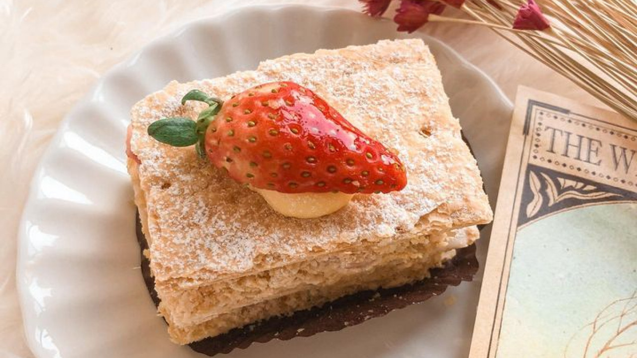 天后美食｜天后低調餅店招牌拿破侖！三層酥脆餅底+油滑吉士醬／芒果／士多啤梨／朱古力口味| U Food