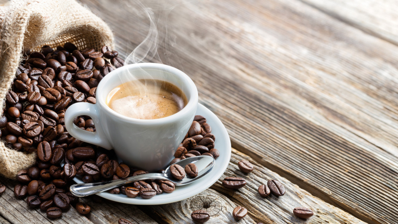 牙醫：長期飲用咖啡易侵蝕琺瑯質 6大食物增蛀牙風險