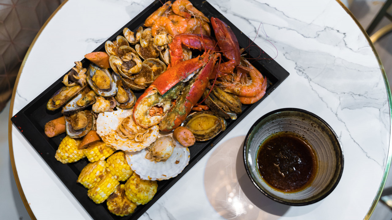 尖沙咀海鮮餐廳推四重快閃優惠！   Shake Shake海鮮拼盤低至半價／加$1歎原隻波士頓龍蝦／海鮮特盛晚餐買一送一