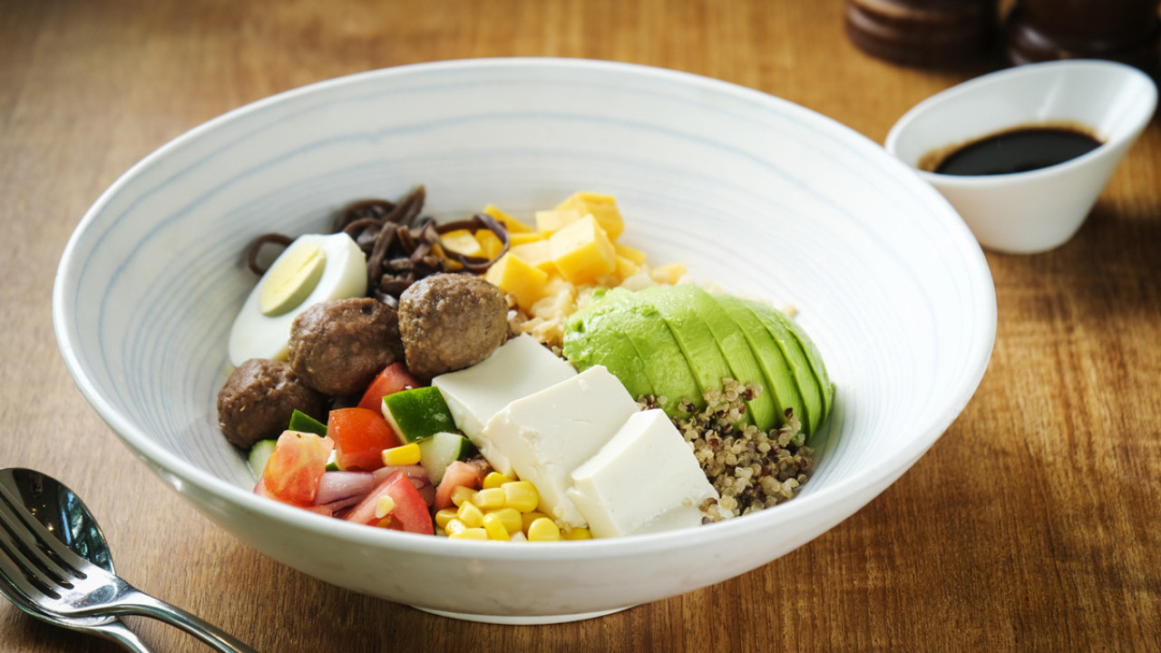 酒店健康概念餐廳  午市限定沙律吧 / 環球口味 POKE BOWL