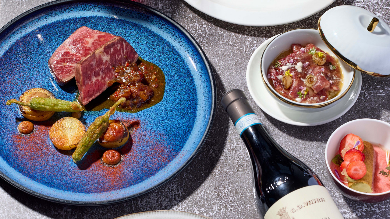 灣仔扒房BIFTECK推出「四人同行，一人免費」優惠   兩小時無限暢食澳洲藍青口／無限暢食迷你A5和牛漢堡伴炸薯條／無限暢飲啤酒及葡萄酒