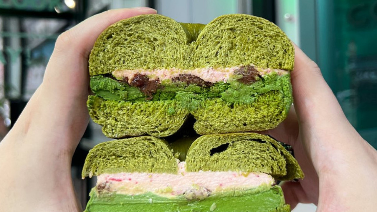 銅鑼灣美食丨銅鑼灣外賣咖啡店「Kremaro」厚身抹茶草莓夾心Bagel／拉絲朱古力芋泥麻糬曲奇！