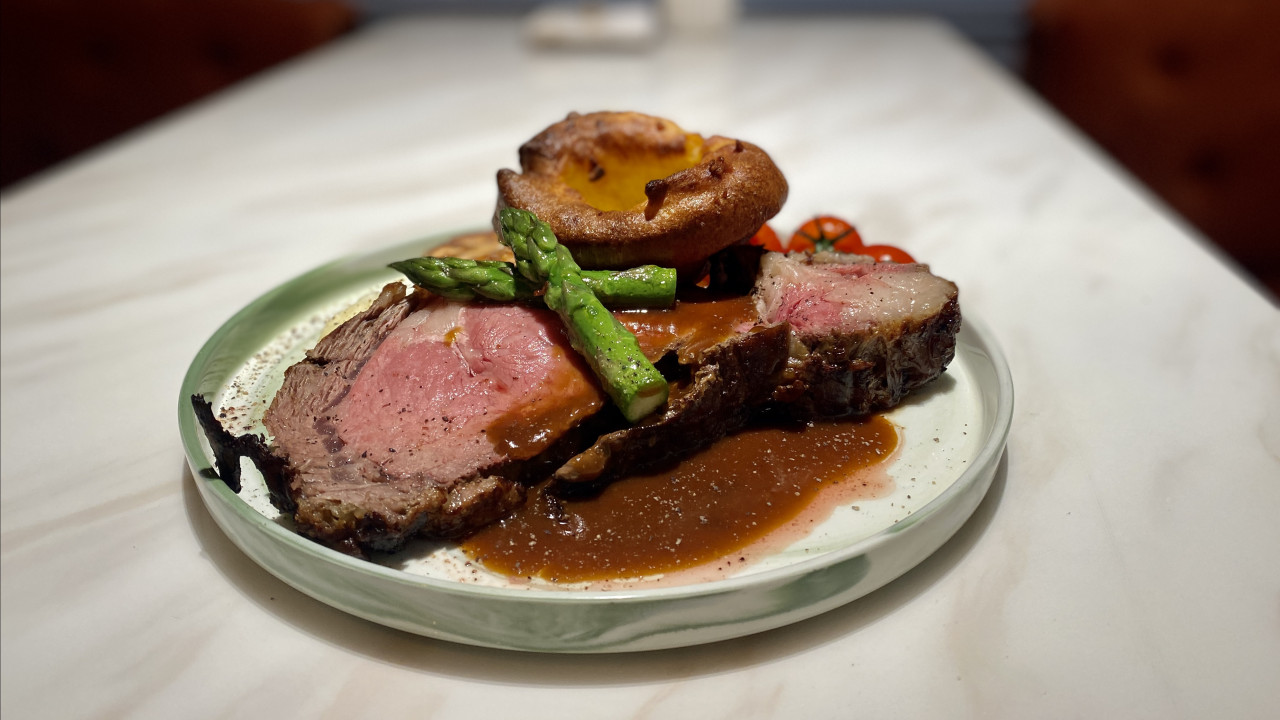 銅鑼灣美食｜銅鑼灣$288無限時周日半自助餐！任食冷盤／芝士／甜品／主菜嘆經典英式烤肉