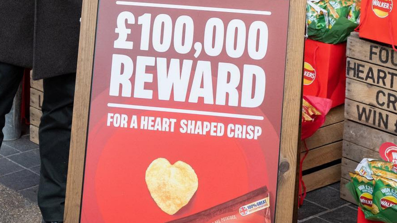英國薯片品牌推心形薯片贏10萬英鎊　網紅意外將參賽證據薯片吃掉