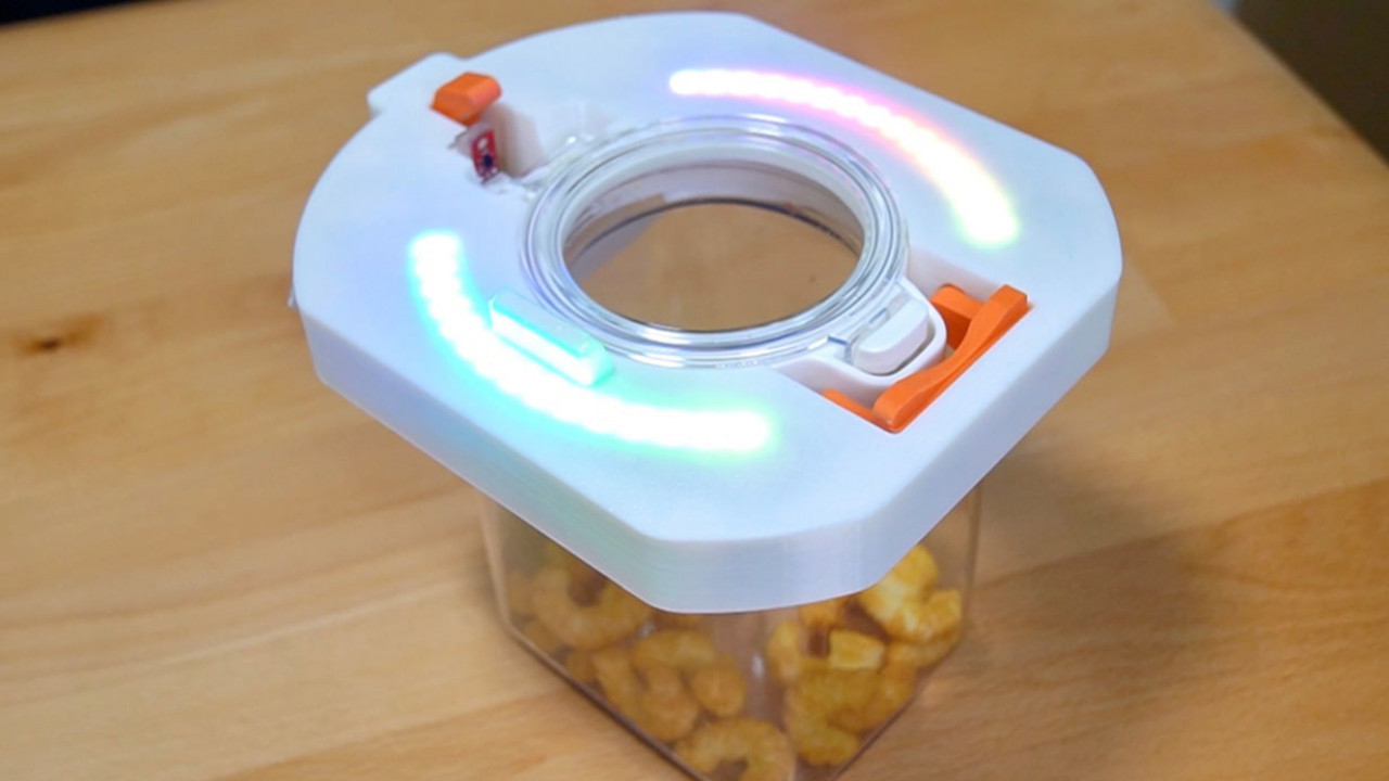 日本發明「零食時間守護者」 裝置隔30秒自動開合／阻斷狂食欲望