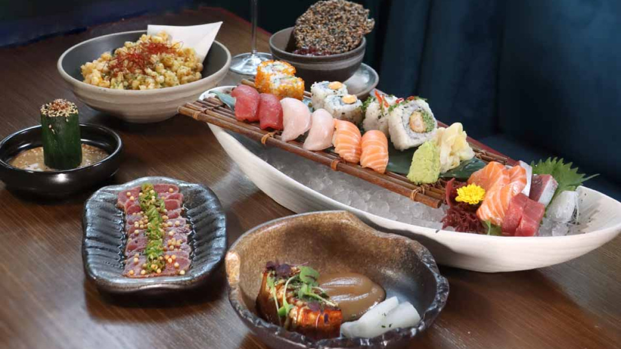 摩登日菜 Brunch  $498 任食創作壽司刺身